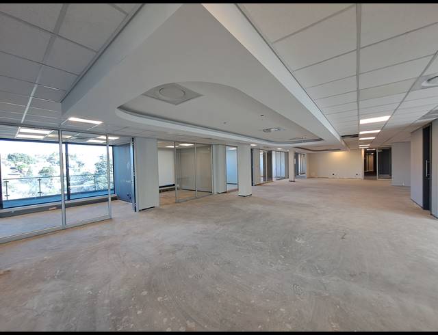 3,438M² OFFICE TO LET IN WAVERLEY